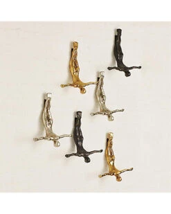 Female Wall Diver Home